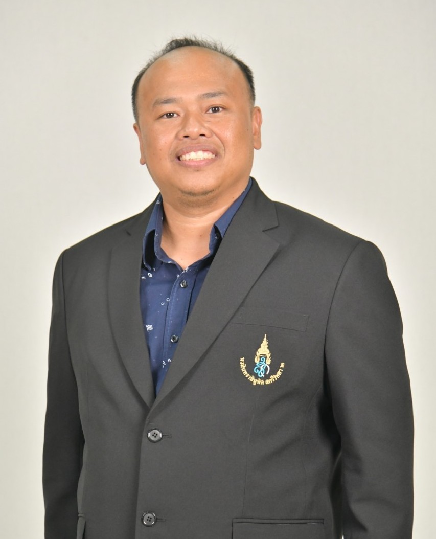 ครูเอกลักษณ์ อ่อนสำลี